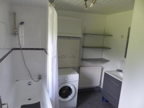 La Calypso Maison 6 Personnes tesisinde bir banyo