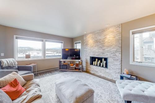 Lakeside Estate – Photos 4
