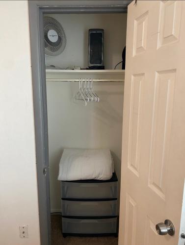 420 Friendly Shared Home Black Space Room – Photos 2