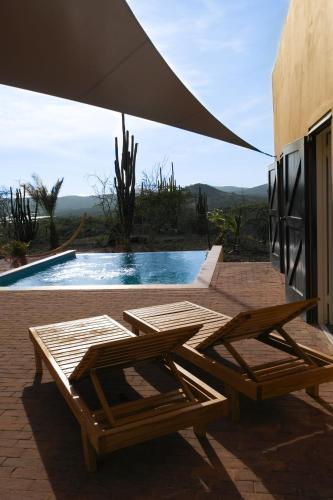 Bazén v ubytování Landhuis Klein Santa Martha Boutique Hotel Restaurant. nebo v jeho okolí