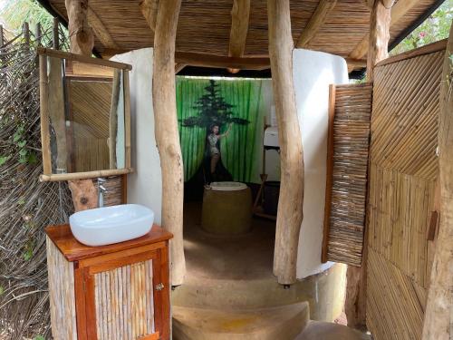 Vonios kambarys apgyvendinimo įstaigoje El Zopilote