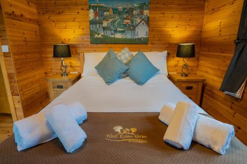 Wall Eden Farm - Luxury Log Cabins and Glamping, Highbridge – Updated 2023  Prices