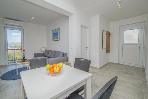 Gallery image of Gustav - Sea view apartment with balcony in Cavtat