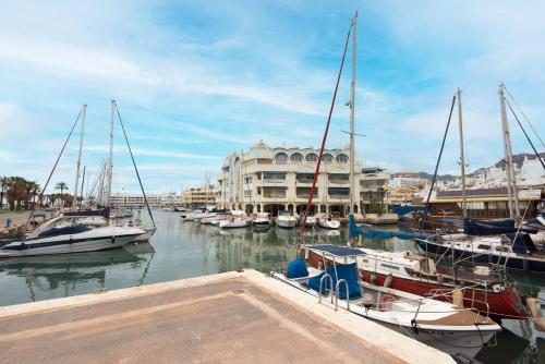 Apartmento en la Pequeña Venecia, Puerto Marina, Benalmádena ...