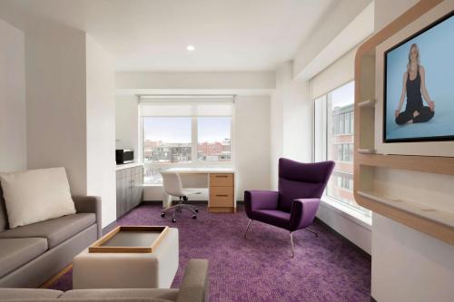 YOTEL Boston Image