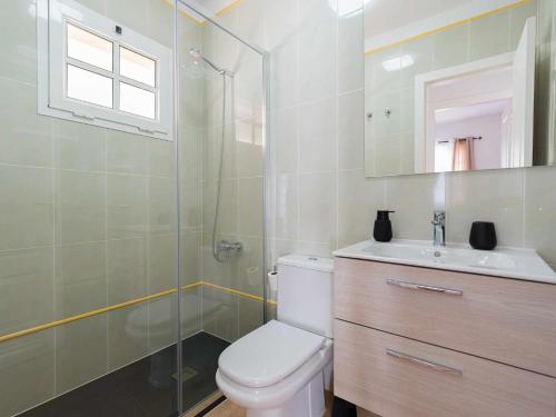 Koupelna v ubytování Mahostly Bungalow Vista Golf