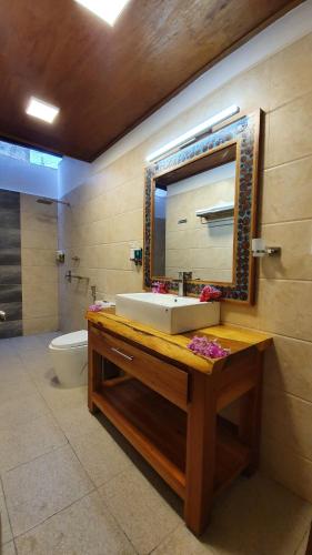A bathroom at Blue World Dharavandhoo