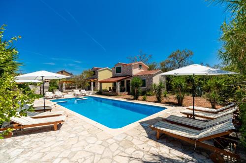 Gallery image of Komun Apartments in Vela Luka