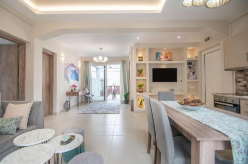 Alcmene Lux Apartment by "elite"