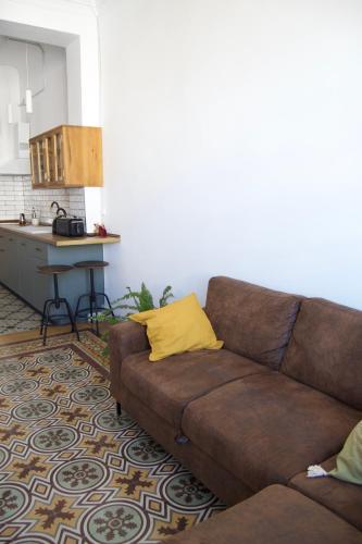 A seating area at Piso modernista en casco histórico con garaje
