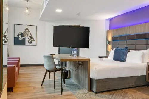 Roomzzz Manchester Victoria photo 6