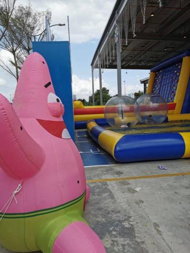 a childrens play area with at Almas Muji Studio 100mbps Netflix By STAY in Nusajaya