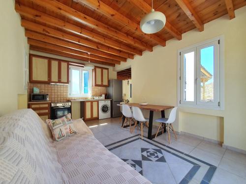 Un lugar para sentarse en Monolithos Villas