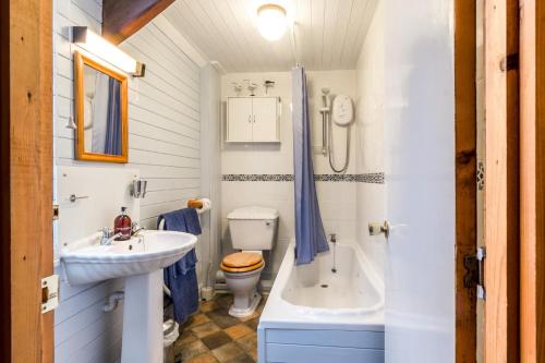 Koupelna v ubytování The Loft - 1 Bedroom Apartment - Saint Florence, Tenby