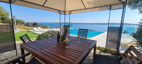 Afbeelding uit fotogalerij van Villa Dream come true in Zavala