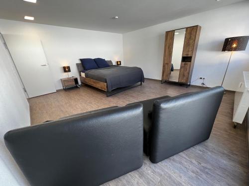 Posezení v ubytování SPA-Apartment mit Sauna in Ulm-Böfingen