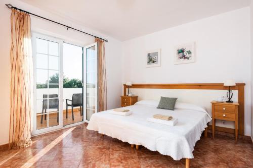 Postel nebo postele na pokoji v ubytování Villa Biniparrell by Villa Plus