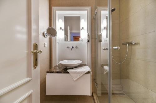 Ένα μπάνιο στο Romantik Hotel Kleber Post