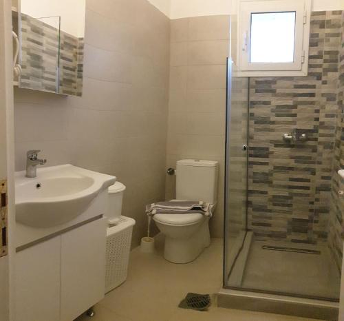 Ένα μπάνιο στο michael apartments