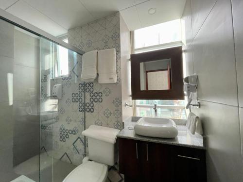 Bilik mandi di Novum Hotel