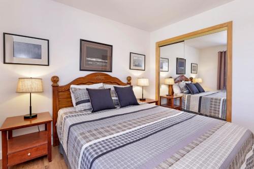 Giường trong phòng chung tại I Love View-1475 by Big Bear Vacations