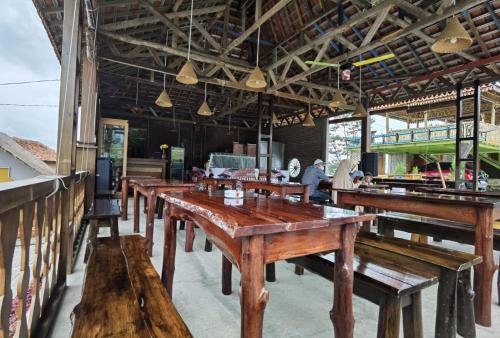 Restaurace v ubytování Limerr Resto Resort