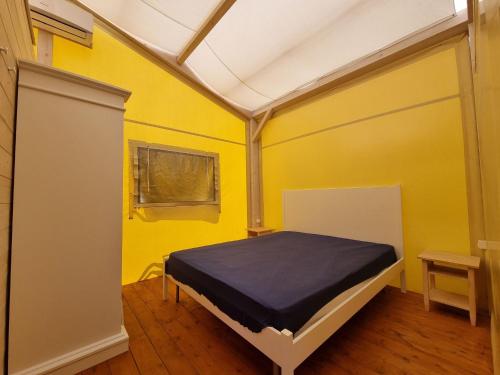 Safari Tent Lodge in Riotorto-Piombino-Li with Garden