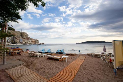 Gallery image of Jadran Apartments in Rafailovici