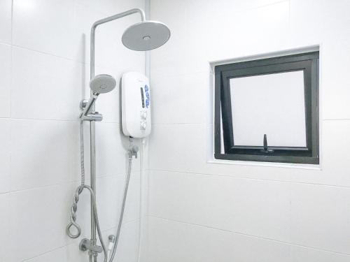 Koupelna v ubytování Cozy 2 bedrooms 4 pax Menjalara Near Desa Park City
