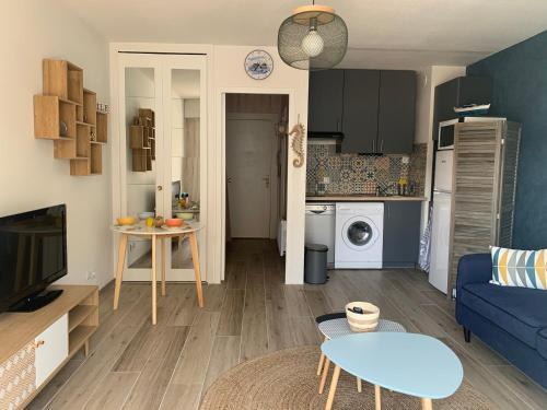 Photo de la galerie de l'établissement Appartement lumineux en bord de plage avec parking, à Arcachon