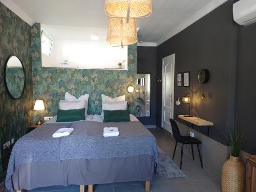 Imagen de la galería de Carmen Rooms -- Boutique B&B by the sea, en Nerja