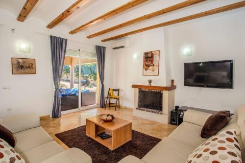 Villa Magdalena Blanca by Villa Plus
