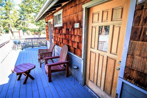 Gallery image of Twin Pines Family Cabin by Big Bear Vacations in Big Bear Lake