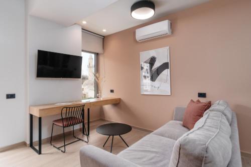 Μια τηλεόραση ή/και κέντρο ψυχαγωγίας στο The City Hotel & Suites