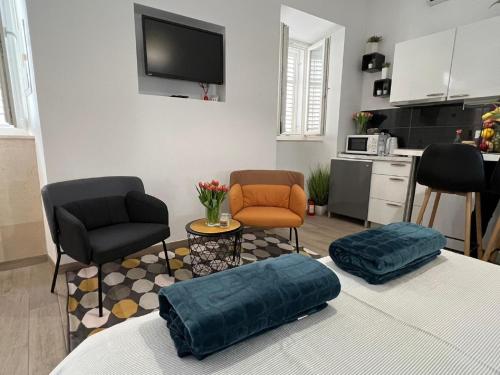 O bucătărie sau chicinetă la Apartments Noa Old Town