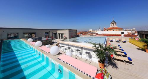 Vista de la piscina de Axel Hotel Madrid - Adults Only o alrededores