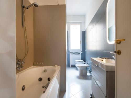 A bathroom at UR-NEST Borgo