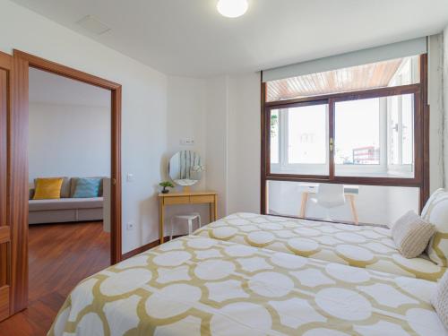 Posteľ alebo postele v izbe v ubytovaní Bright Townhouse - Views - 5 min walk to the Beach