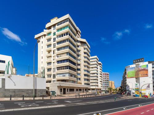 Bright Townhouse - Views - 5 min walk to the Beach