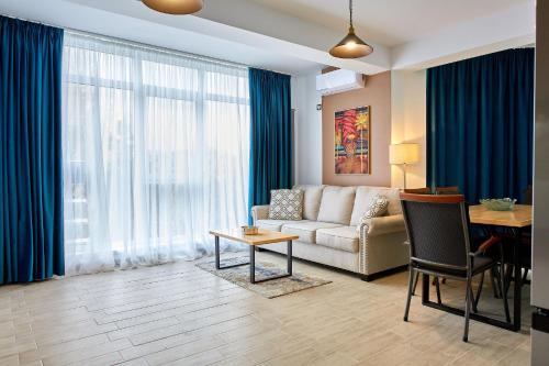 Lawyer's Apartment Alz