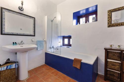 Koupelna v ubytování Finca Los Perales