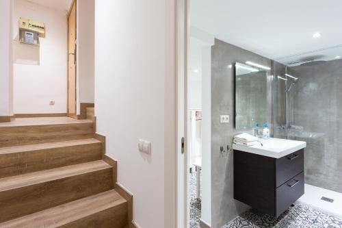 Kúpeľňa v ubytovaní Stay U-nique Apartments Travessera II