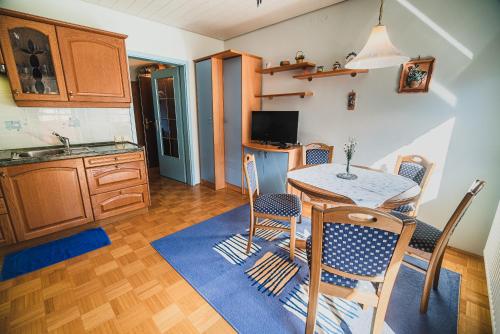 Kuchyň nebo kuchyňský kout v ubytování Homestay Kocka