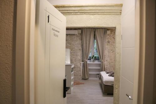 Kúpeľňa v ubytovaní Studios Kadena Trogir - 18th century stone house