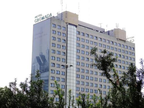 El edificio en el que está el hotel