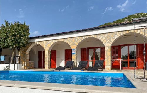 Amazing Home In Starigrad With Wifi