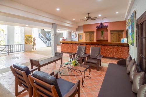 Lobby o reception area sa Baan Samui Resort - SHA Extra Plus