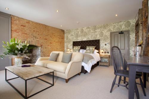 Gallery image of Kings Head Hotel in Cirencester