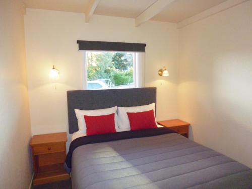 Postel nebo postele na pokoji v ubytování Spa Lodge Motel