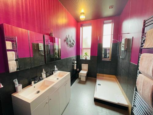 Ванна кімната в PHOENIX Boutique Apartments